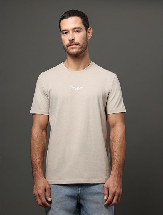 Camiseta Masculina Logo Calvin Klein Jeans - Caqui Claro Camiseta Masculina Logo Calvin Klein Jeans Caqui Claro Gg
