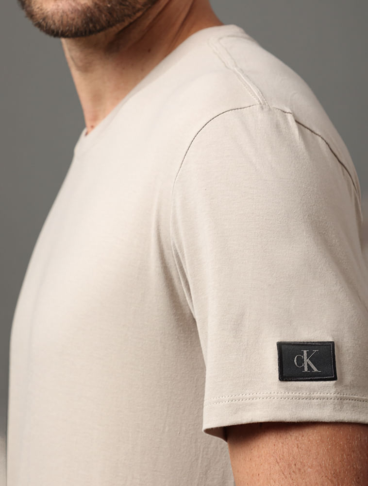 Camiseta Masculina Patch Manga Calvin Klein Jeans - Caqui Claro — foto 4