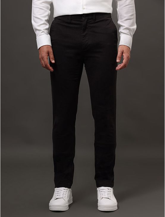 Calça Masculina Chino Slim Modern Twill Calvin Klein - Preto Calça Masculina Chino Slim Modern Twill Calvin Klein Preto 46
