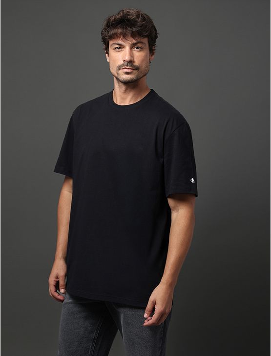 Camiseta Masculina Oversized Logo Calvin Klein Jeans - Preto Camiseta Masculina Oversized Logo Calvin Klein Jeans Preto p