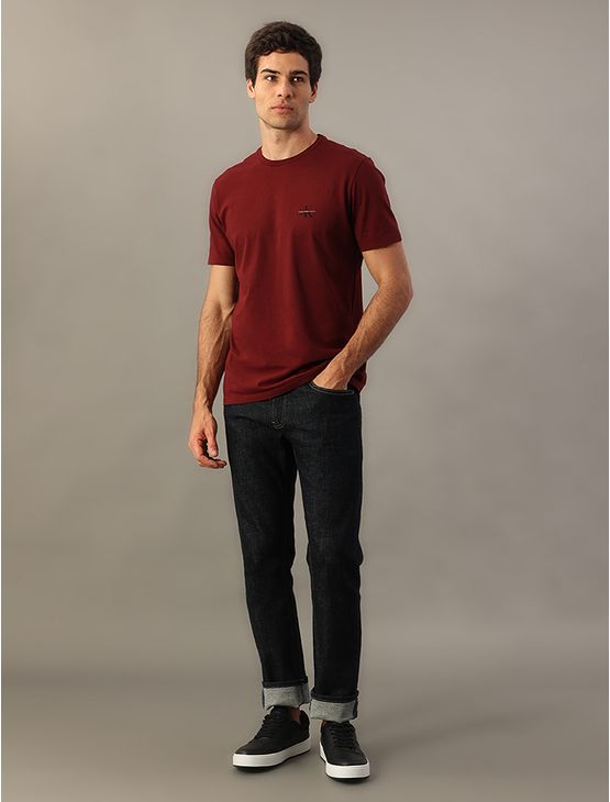 Camiseta Manga Curta Calvin Klein Jeans Masculino Reissue Peito - Bordo Camiseta Manga Curta Calvin Klein Jeans Masculino Reissue Peito Bordo p
