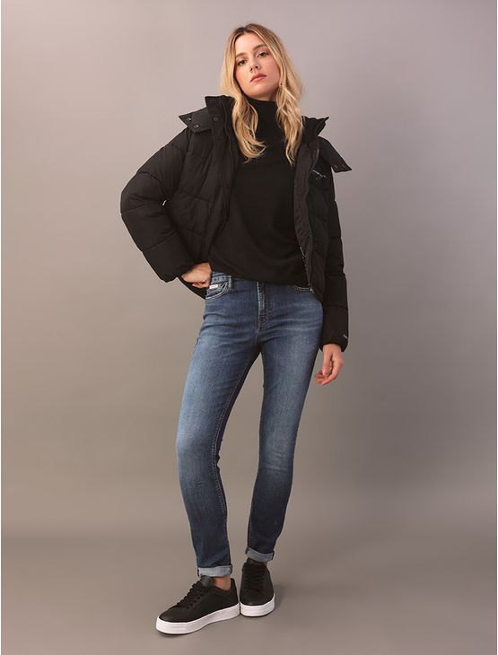 Jaqueta Feminina Acolchoada Logo No Peito Calvin Klein – Preto Jaqueta Feminina Acolchoada Logo No Peito Calvin Klein Preto p