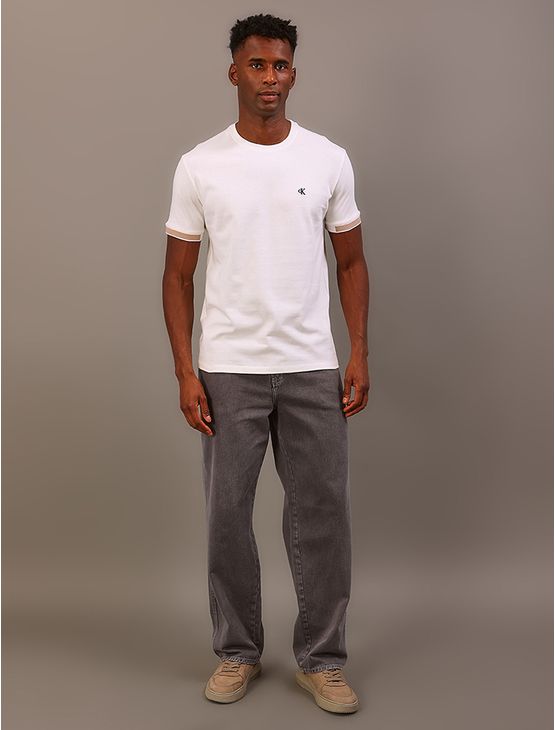 Camiseta Manga Curta Calvin Klein Jeans Masculino Sport - Off White Camiseta Manga Curta Calvin Klein Jeans Masculino Sport Off White m